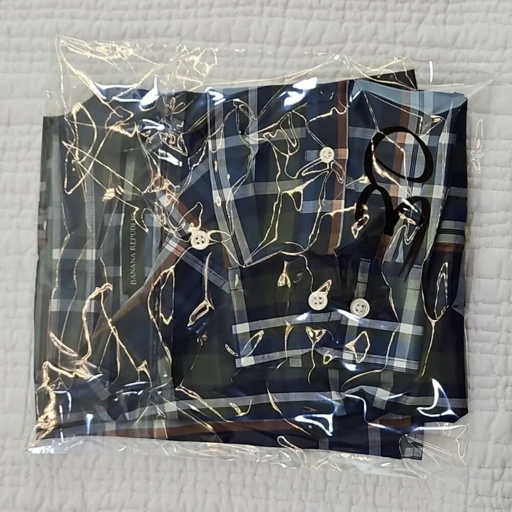 Banana Republic Untucked Slim Fit Shirt Men's L Large Navy Blue Plaid EUC‎ LN
